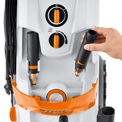 Slika Preklopni sprednji pokrov s prostorom za shranjevanje šob